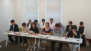 民泊規制条例の提案を行う記者会見に臨む日本共産党京都市会議員団